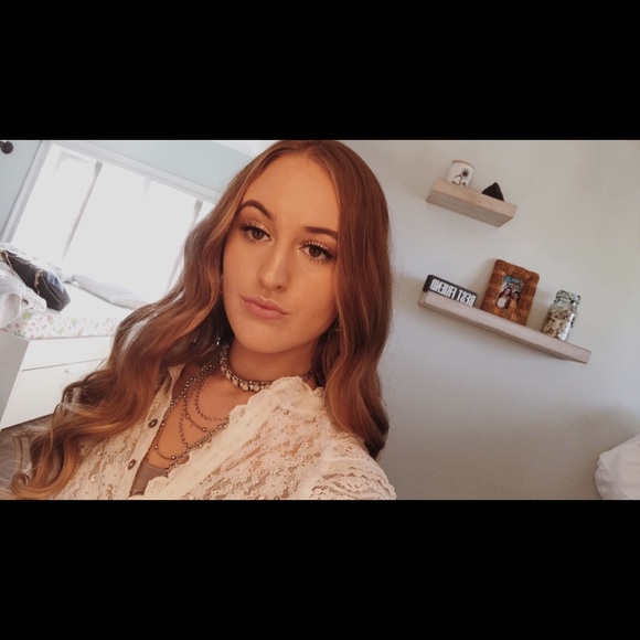 Meet your Posher, Adriana - Picture 7 of 8